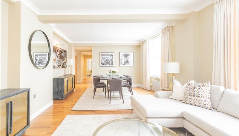 3 bed property in 39 Hill Street, London, London